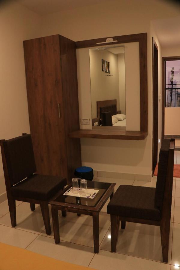 Hotel Viraj Residency Bhuj Exterior foto